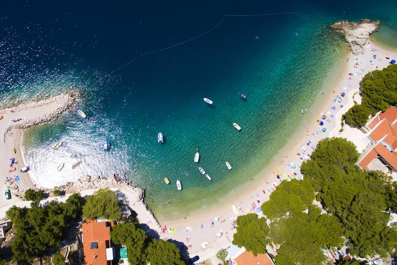 Rooms With A Parking Space Brela, Makarska - 17281 Exterior photo